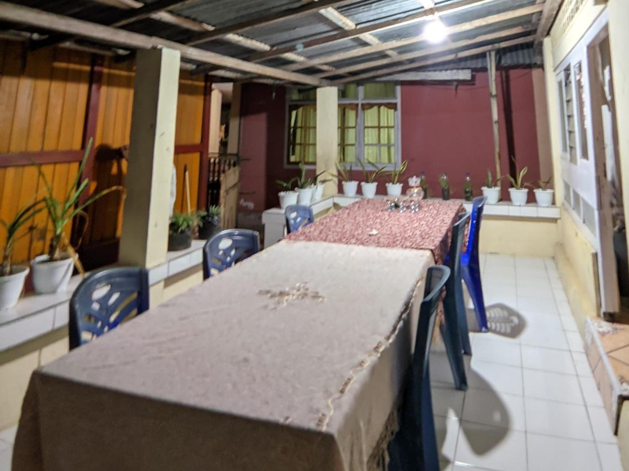 Bunaken Guesthouse Exterior photo